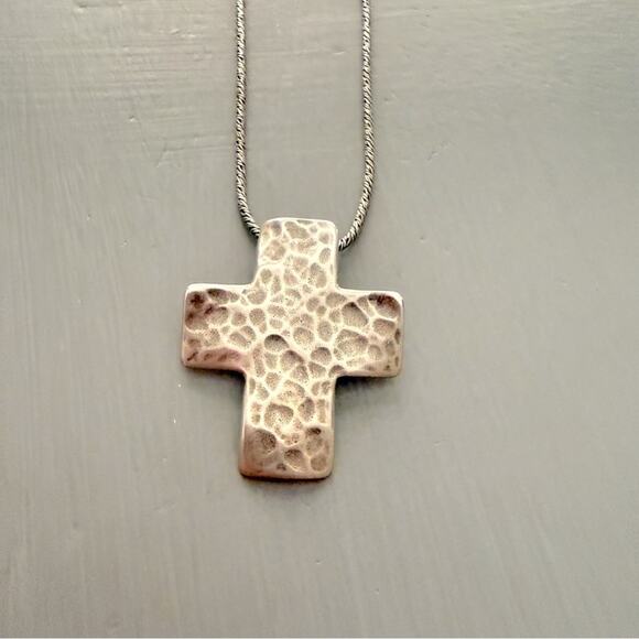 Silpada 925 Sterling Silver Hammered Cross Pendant & Necklace - Picture 8 of 9